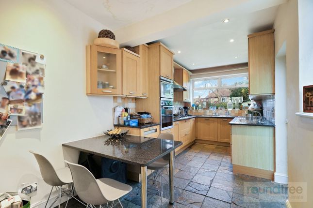 10, Tenterden Drive, Hendon photo 3