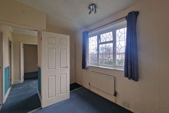 68, Farm Avenue, Wembley photo 4