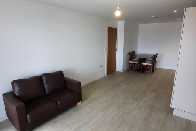 Flat to rent in Furness Quay, Salford