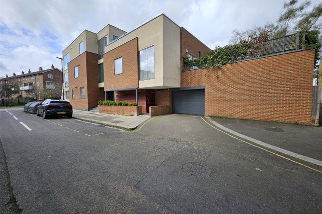 Thumbnail Flat for sale in Devonshire Road, Chiswick, London