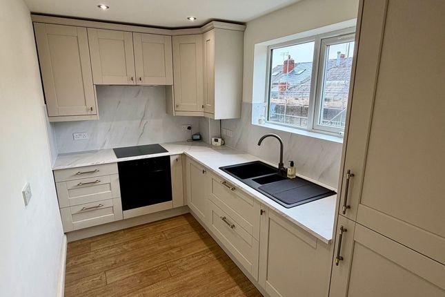 18 Marshall Road, Sheffield photo 3