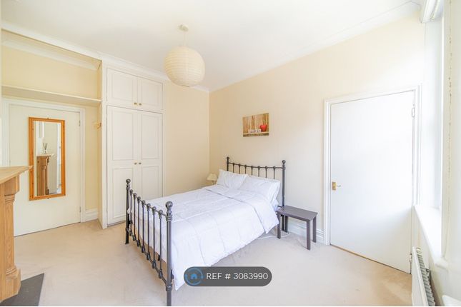 Fairholme Road Barons Court, London photo 5