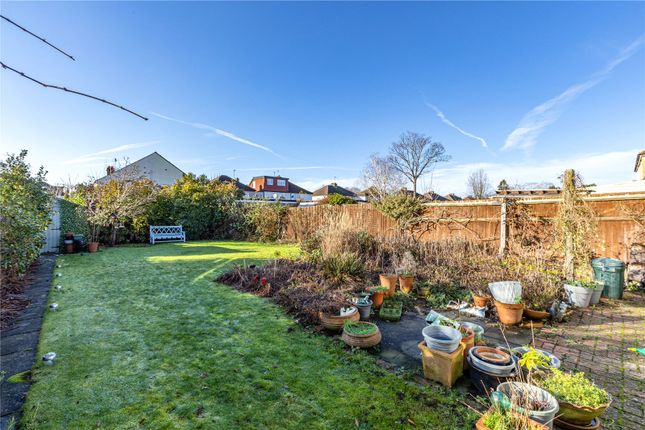 37, Lindsay Road, Addlestone photo 2