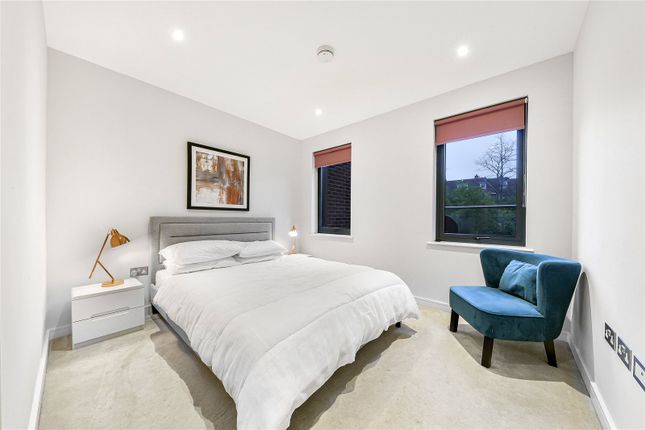 Flat to rent in Viridium Apartments, 264 Finchley Road, London