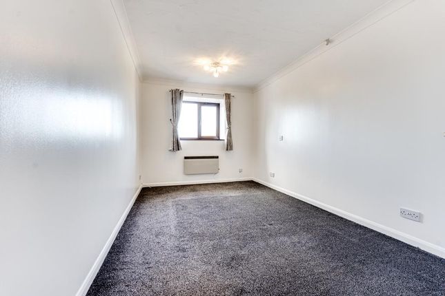 Flat 24 Cleaver Court, Kettering-12.Jpg