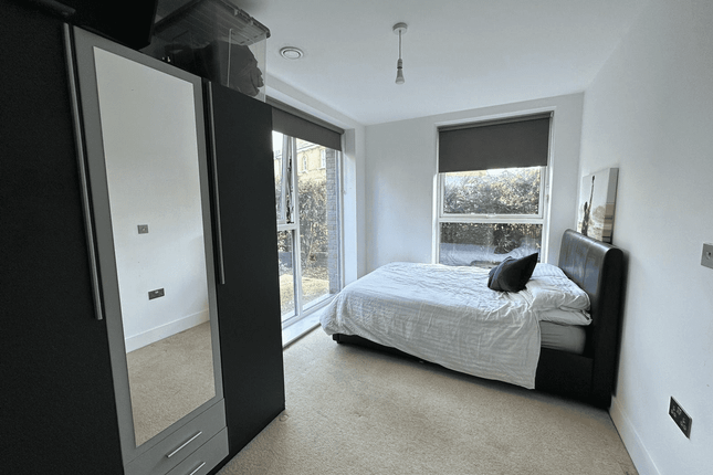 Thumbnail Flat to rent in Albemarle Walk, London