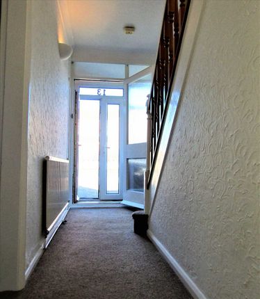 13, Hartshead Avenue, Scunthorpe photo 2