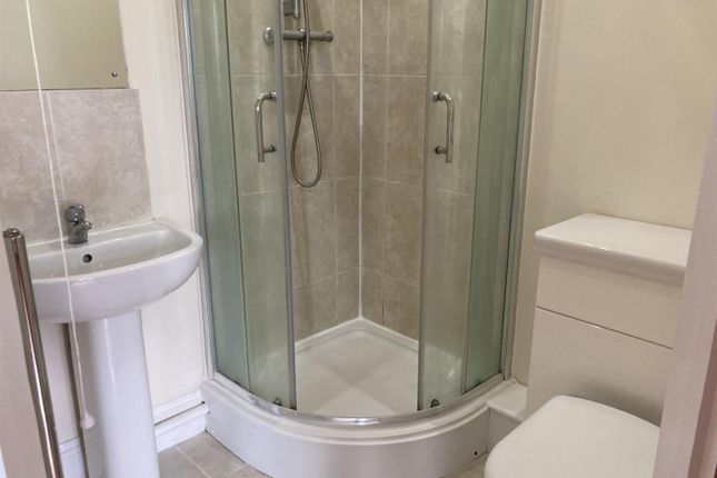 Bedroom Two En Suite.Jpg