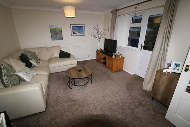 16, Withycombe, Milton Keynes photo 3