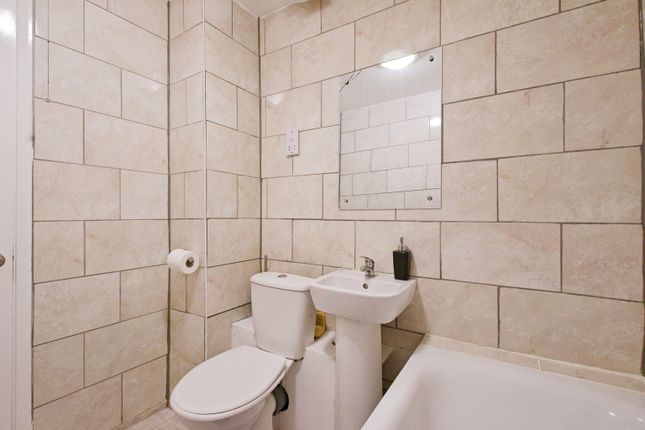 Flat for sale in Manor Close, London, London