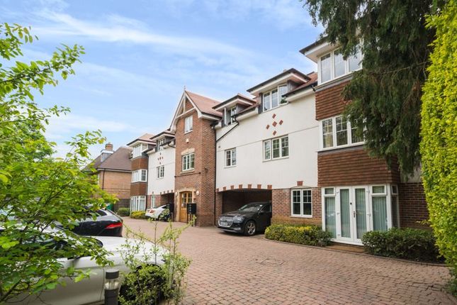 Flat for sale in Grovelands Road, Purley