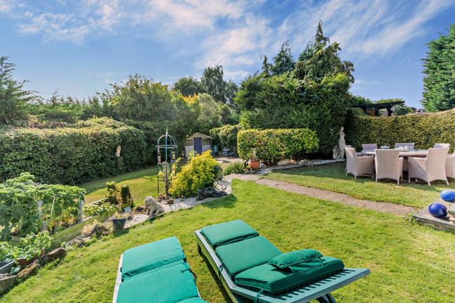 4-bed house on 45, Nursery Gardens, Staines-Upon-Thames, £600,000