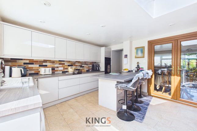 11 Holme Road, Hatfield photo 2