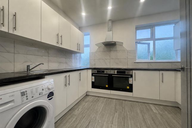 44, Hook Rise North, Surbiton photo 2