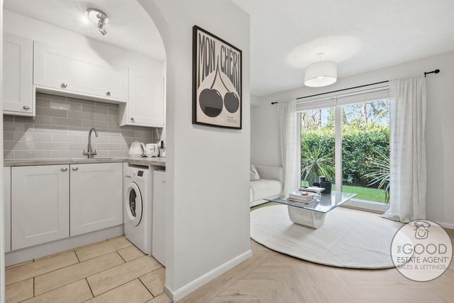 89, Maple Gate, Loughton photo 4