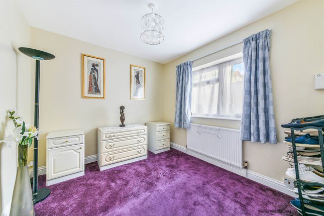 Bungalow for sale in Amberley Grove, Addiscombe, Croydon