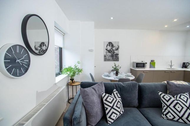 Flat to rent in Southernhay Gardens, Exeter