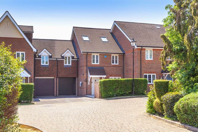 5, Little Woodcote Close, Reading photo 4