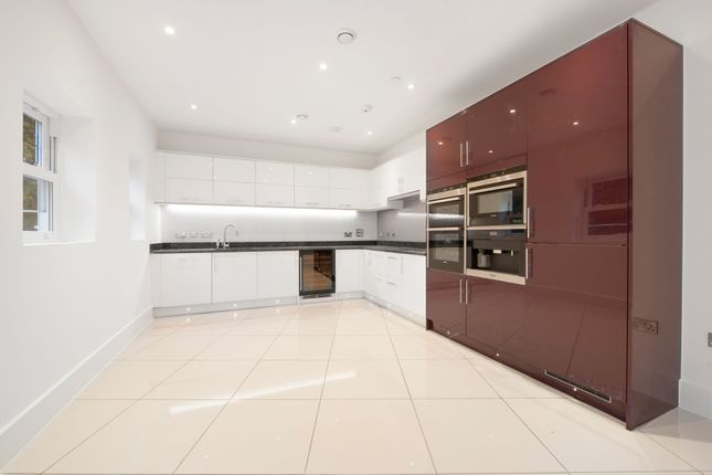13 Beechcroft Close, Ascot photo 2