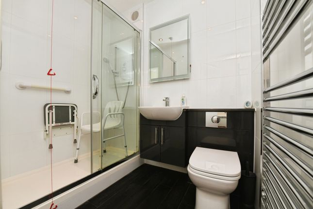 16, Sawyers Court, Shenfield photo 4