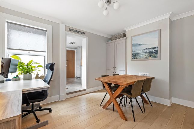 57, Little Roke Avenue, Kenley photo 4