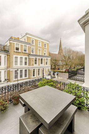 Flat to rent in Redcliffe Square, Chelsea, London