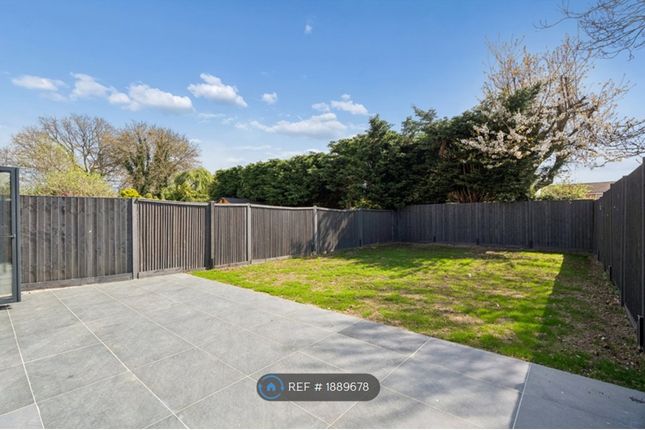 Brays Meadow, Hyde Heath, Amersham photo 2