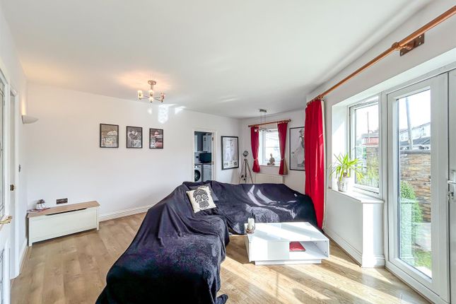Thumbnail Flat for sale in Station Approach, Hockley