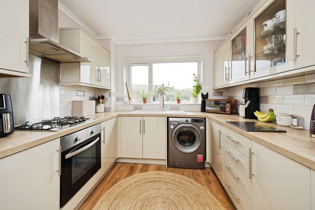56, Eaves Road, Kent photo 3