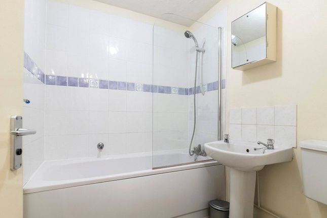 Studio for sale in Telegraph Place, London