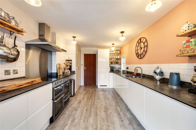 Cloverdale,, Mill Road, Barnstaple photo 4