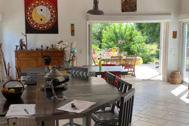 Country house for sale in La Roche-Chalais, Dordogne, France - 24490