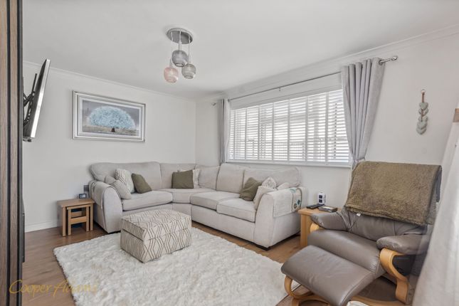 8 Vernon Close, Littlehampton photo 4