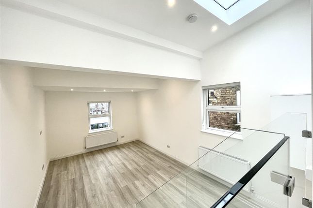 Thumbnail Flat to rent in Tottenham Lane, Crouch End