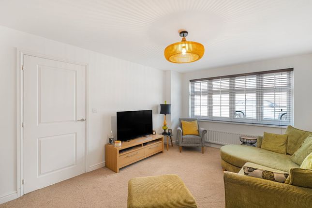 6, Ivy Close, Treharris photo 4