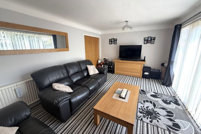 7, Christopher Drive, Wirral photo 4