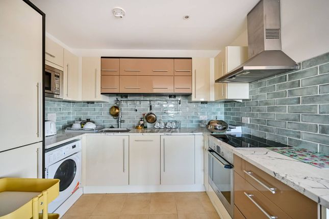 Thumbnail Flat to rent in Richmond Road, Kingston, Kingston Upon Thames