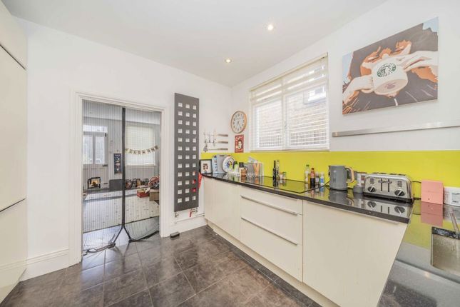 105, Cavendish Road, London photo 4
