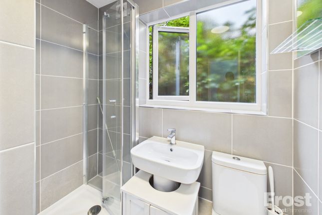 83, Littlebrook Avenue, Berkshire photo 3