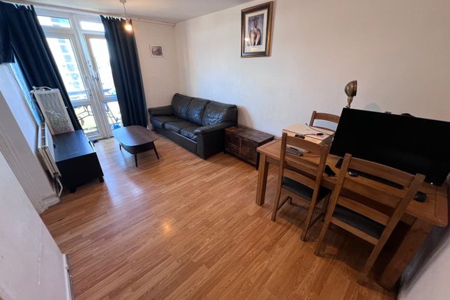 Flat 36, St. Brelades Court, London photo 2