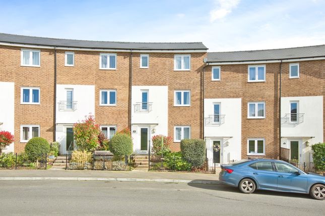 Town house for sale in Drake Road, Yeovil
