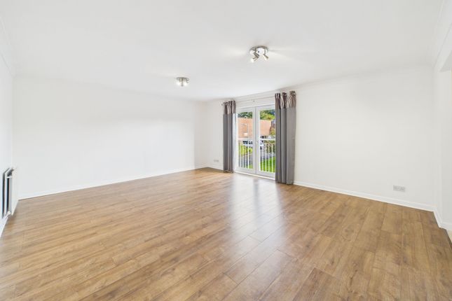 Flat 6, 214 Eaglesham Road, Glasgow photo 3