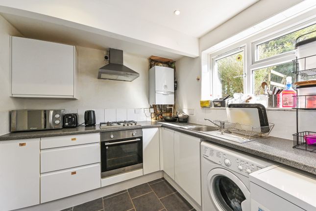 Room 3, 14, Warren Road, Winchester photo 3