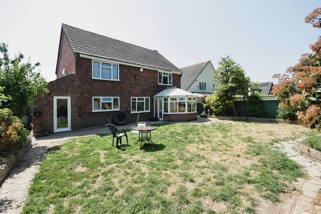Detached house for sale in Tyle Green, Emerson Park, Hornchurch