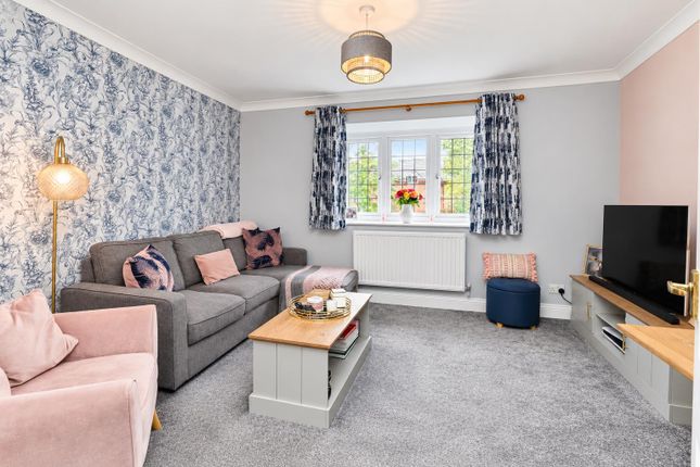 Branksomewood Road, Fleet photo 2