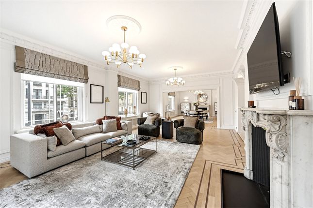 Flat 1, 86, Portland Place, London photo 4