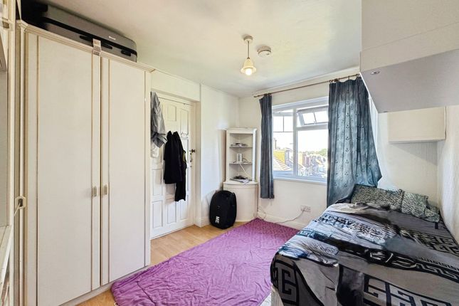 Flat 8b, Hurstwood Court Finchley Road, London photo 3