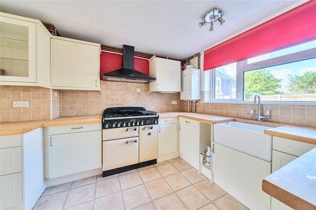 75, Badshot Park, Farnham photo 4