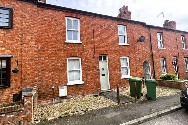 Thumbnail Terraced house to rent in Greenfield Road, Newport Pagnell, Buckinghamshire.