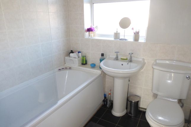25, Uplands Road, LEICESTER photo 5